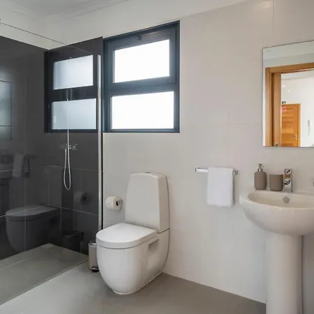 Villa Hibiscus By An Island