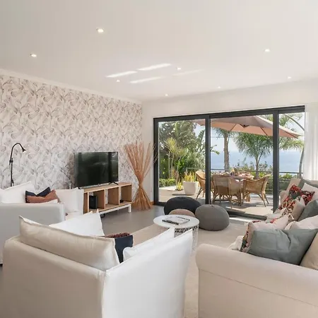 Villa Hibiscus By An Island