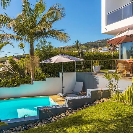 Villa Hibiscus By An Island