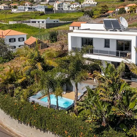 Villa Hibiscus By An Island