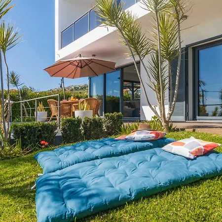 Villa Hibiscus By An Island *