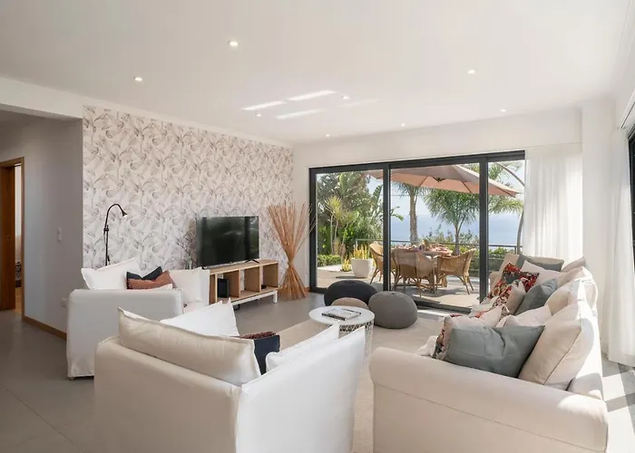 Villa Hibiscus By An Island