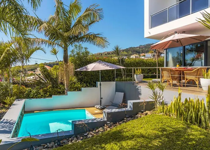 Villa Hibiscus By An Island