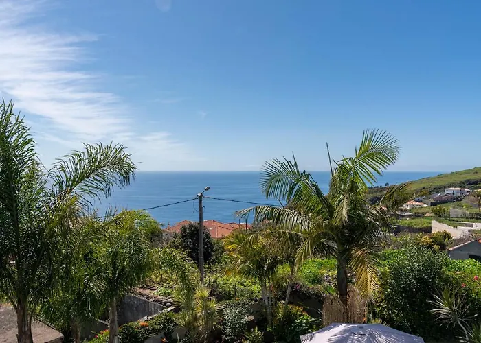 Vila Hibiscus By An Island Calheta (Madeira)