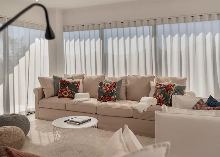 Villa Hibiscus By An Island *