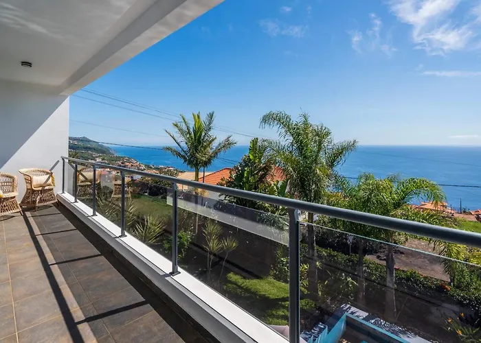 Villa Hibiscus By An Island