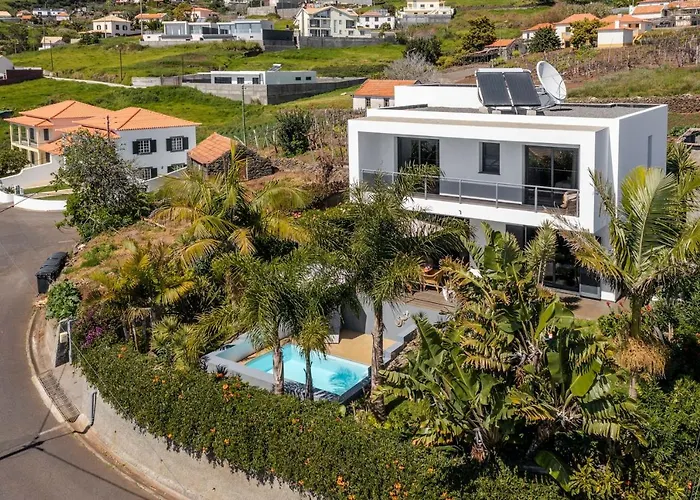 Villa Hibiscus By An Island